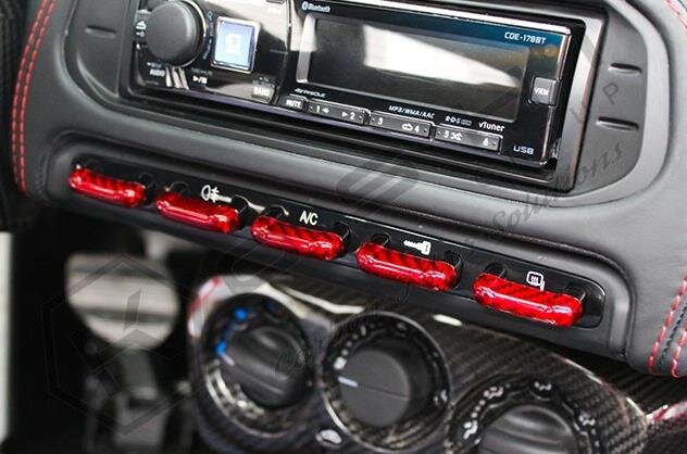 Alfa Romeo Giulietta Schaltflächen Knöpfe rot Carbon