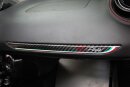 Alfa Romeo 4C Furia Armaturenbretteinsatz schwarz Carbon