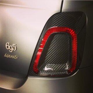 Abarth 595 Rücklicht Cover Carbon