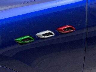 Maserati Levante Kotflügel Lufteinlasscover tricolore Carbon